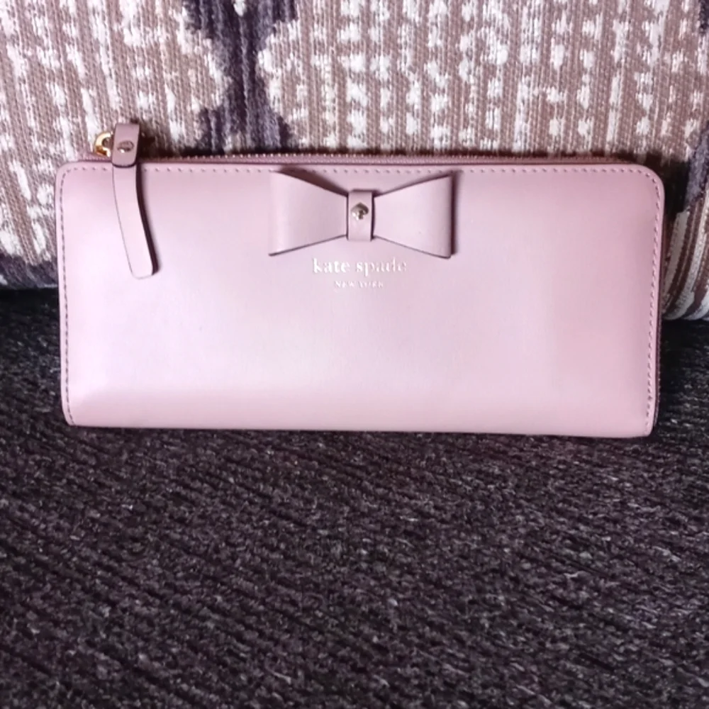 💞HTF Kate Spade💞 - Baldwin Street Nisha Wallet